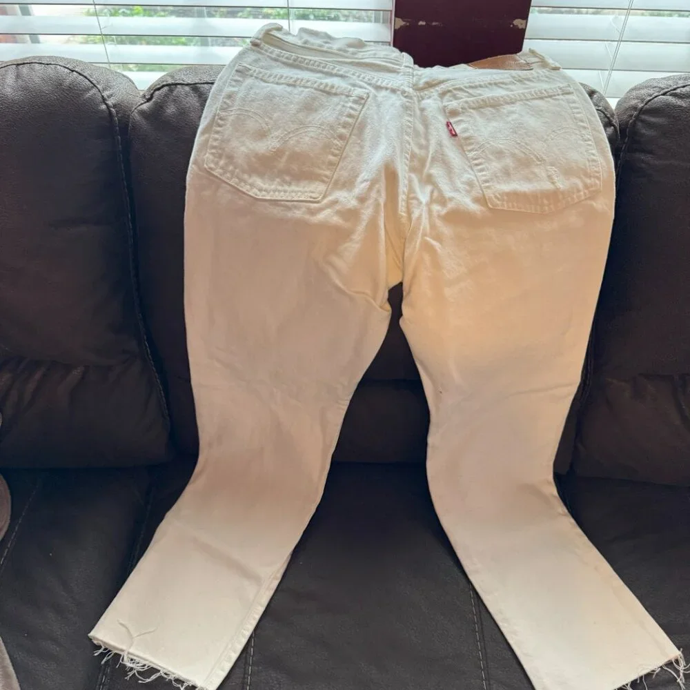 Ladies white denim Levi's - Picture 3 of 4